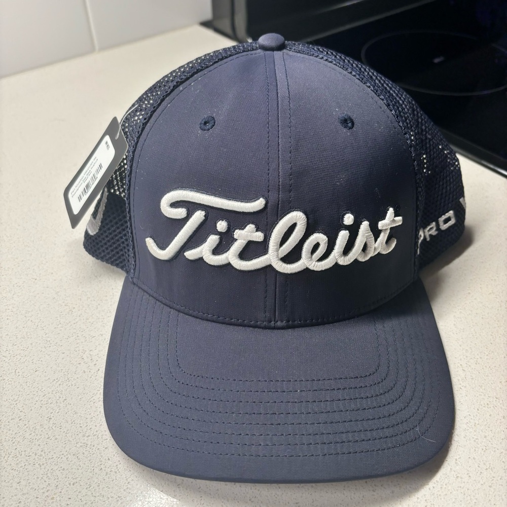 Titleist Tour Mesh Snapback NWT
